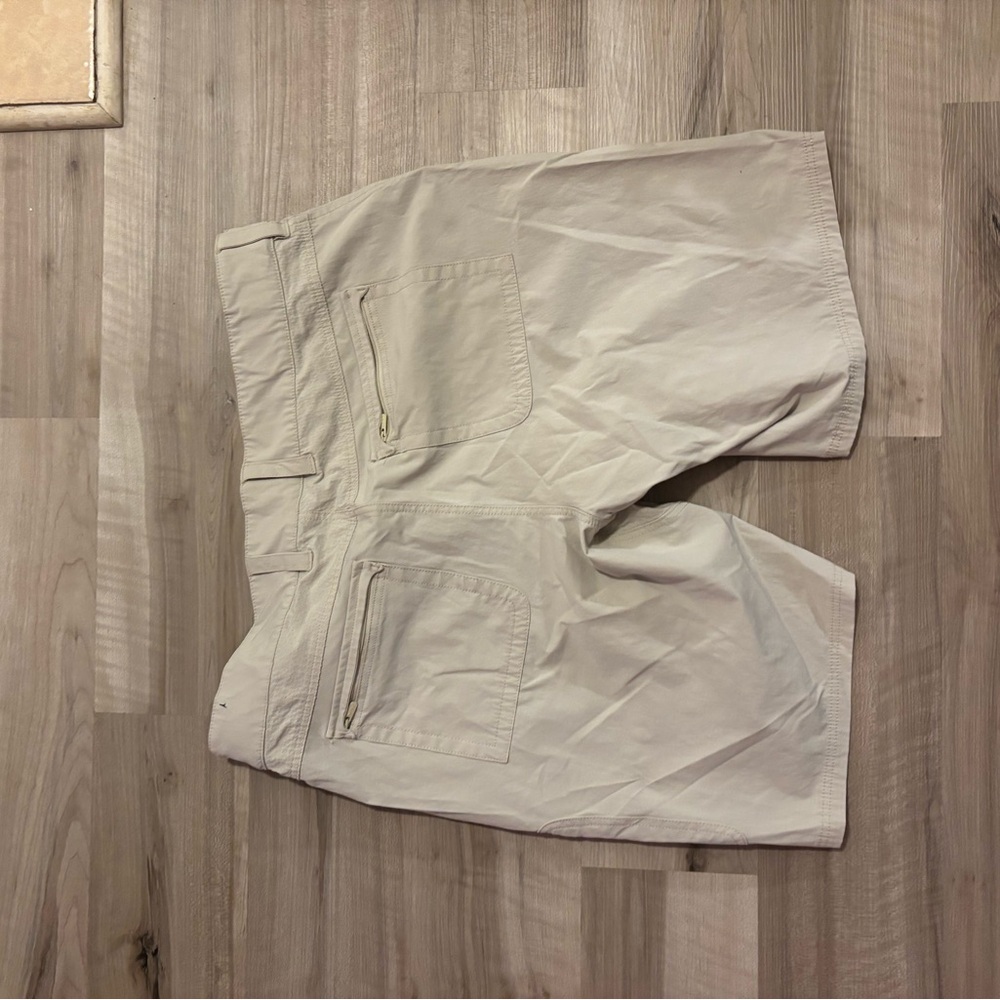 Huk Men's Tan Cargo Shorts with Logo - Picture 3 of 3